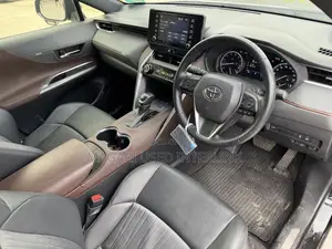 Toyota Harrier 2.0 2021 Black