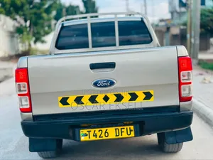 Ford Ranger 2015 Gold