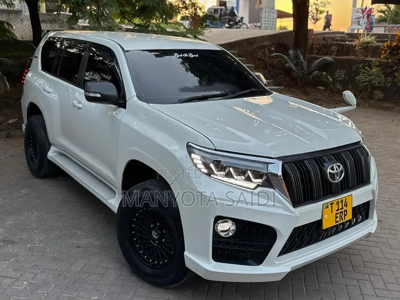 Toyota Land Cruiser Prado 2017 White