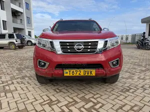 Nissan Navara 2017 Red