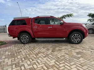 Nissan Navara 2017 Red