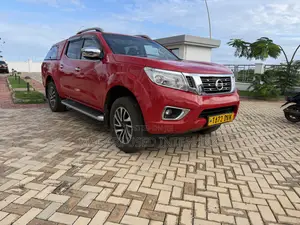 Nissan Navara 2017 Red