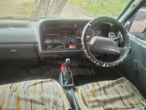 Toyota HiAce 2006 White