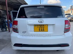 Toyota IST 2010 White