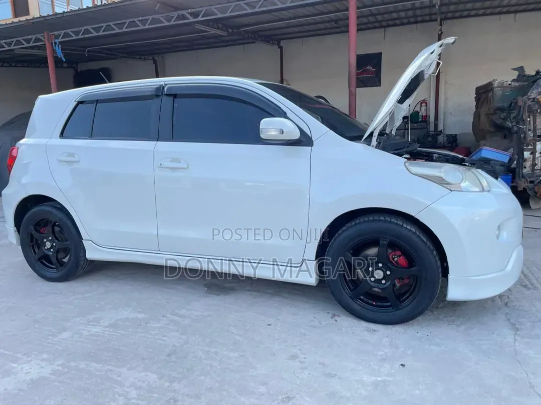 Toyota IST 2010 White