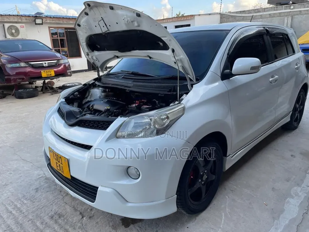 Toyota IST 2010 White