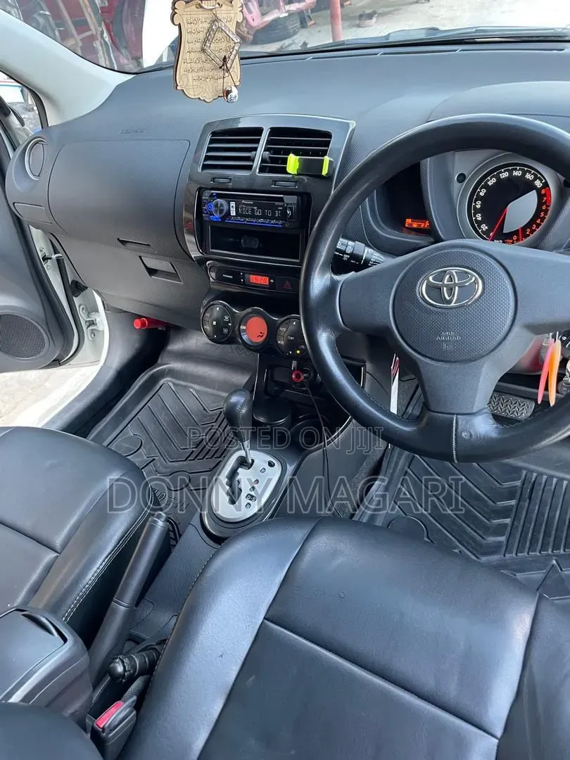 Toyota IST 2010 White