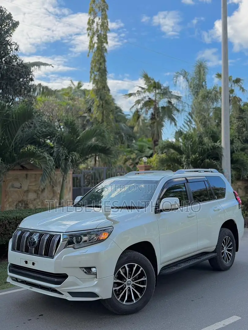 Toyota Land Cruiser Prado 2021 White