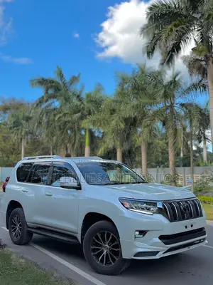 Toyota Land Cruiser Prado 2021 White