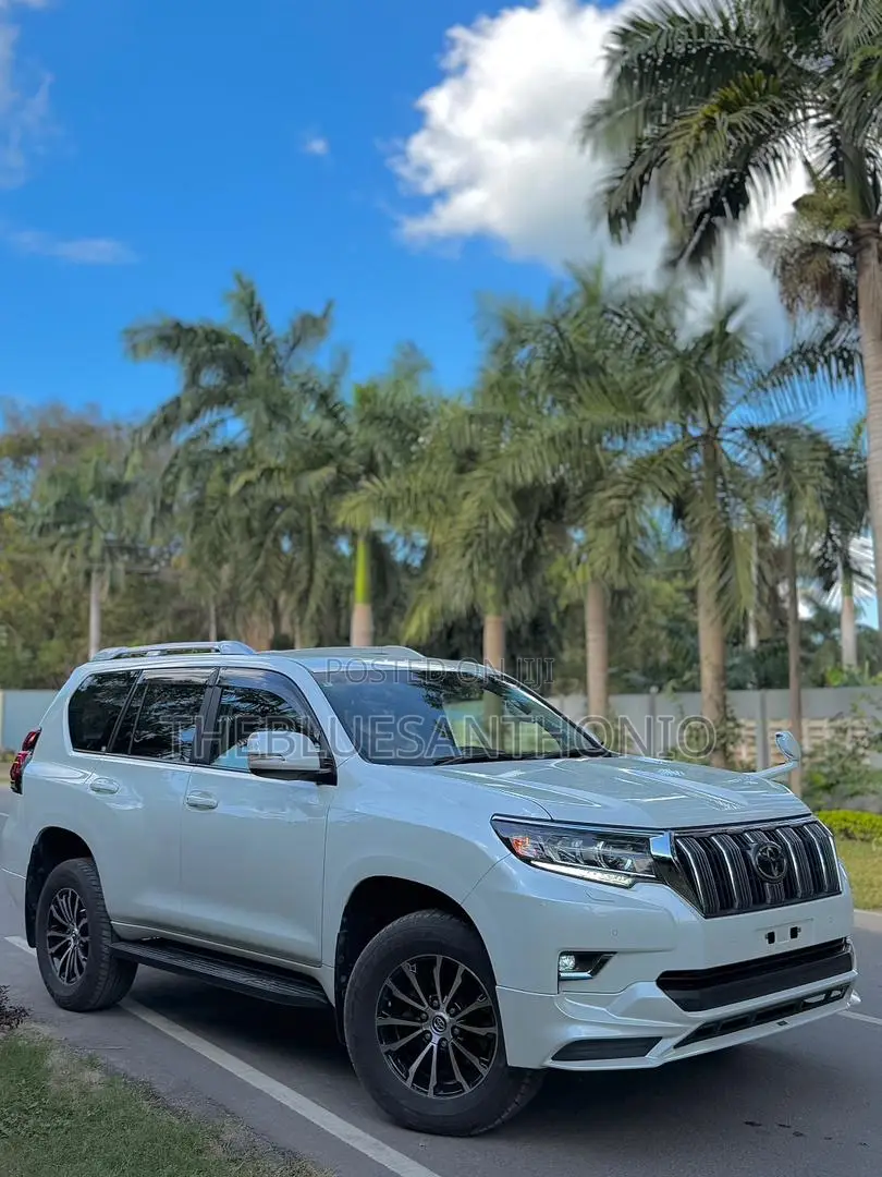 Toyota Land Cruiser Prado 2021 White