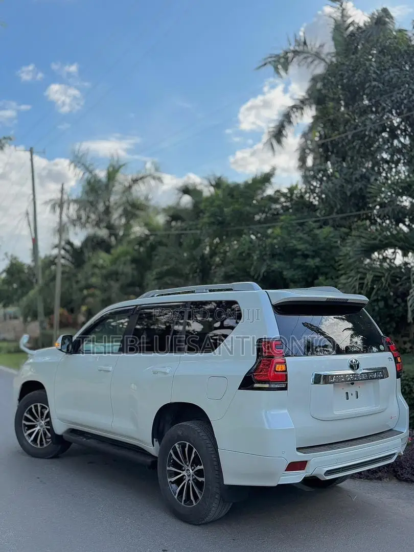 Toyota Land Cruiser Prado 2021 White
