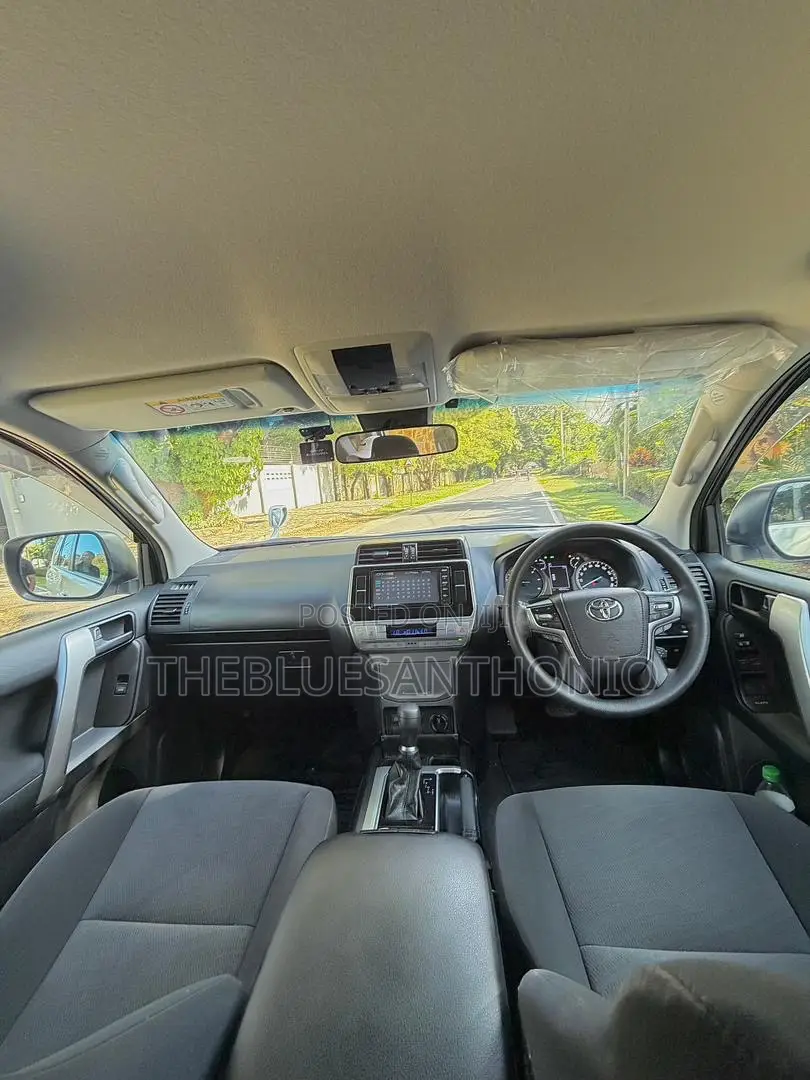 Toyota Land Cruiser Prado 2021 White