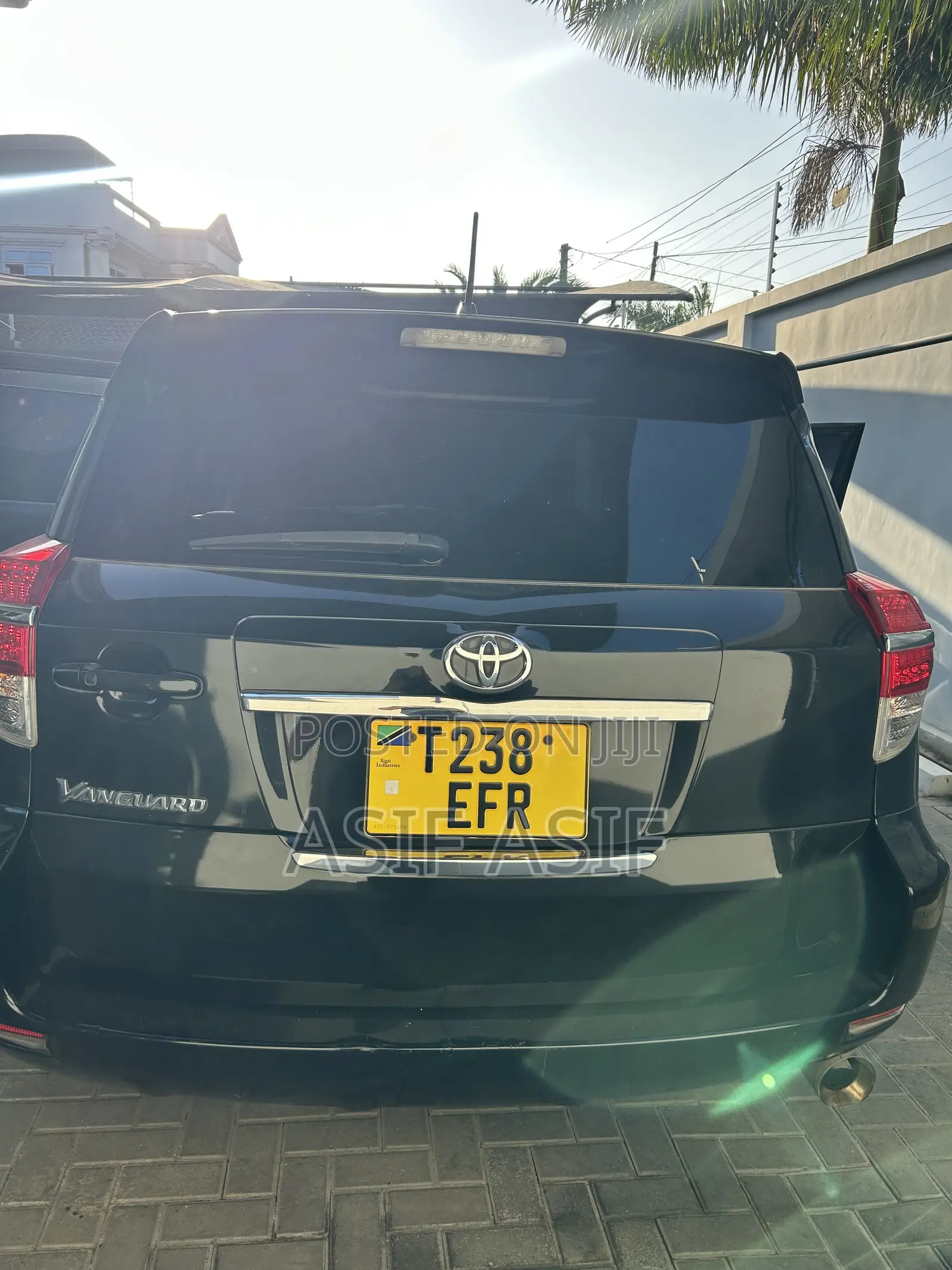 Toyota Vanguard 2012 Black