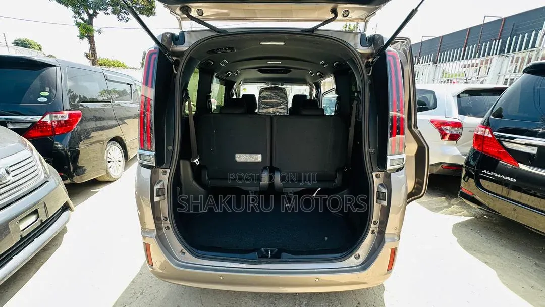 Toyota Noah 2020