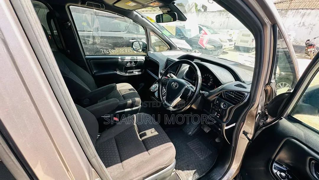 Toyota Noah 2020