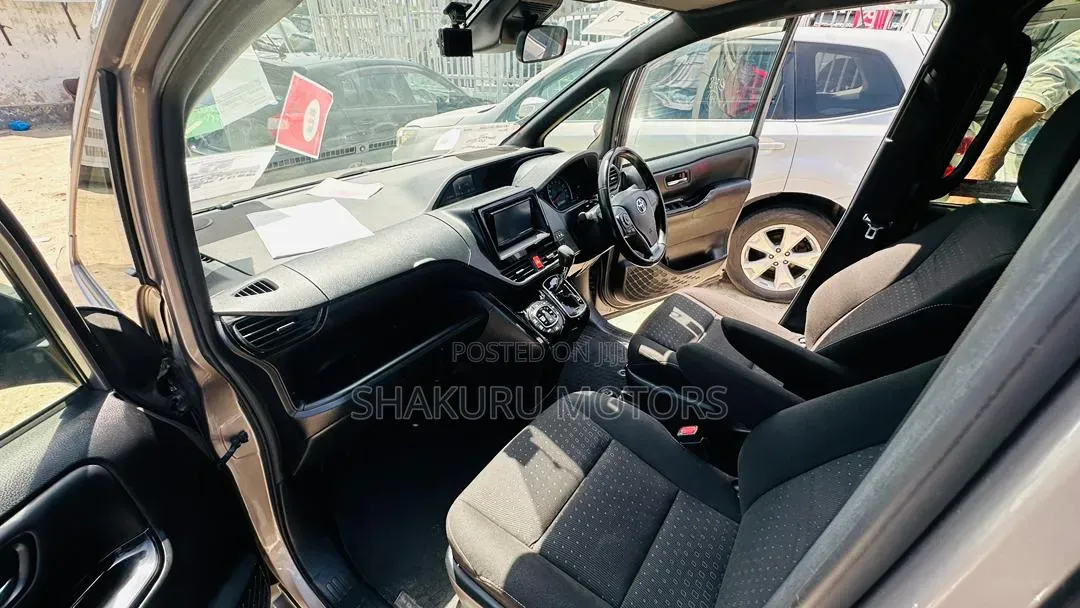 Toyota Noah 2020