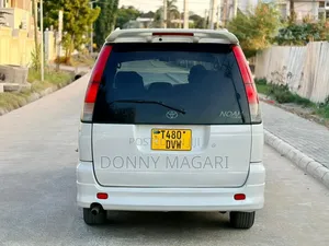 Toyota Noah 2001 White