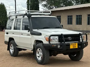 Toyota Land Cruiser 2018 White