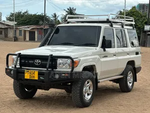 Toyota Land Cruiser 2018 White