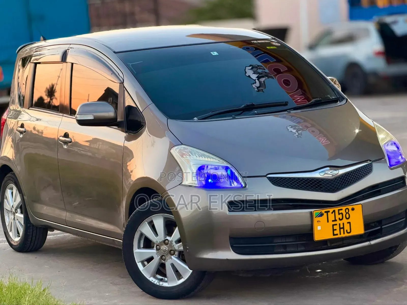 Toyota Ractis 2009 Gray