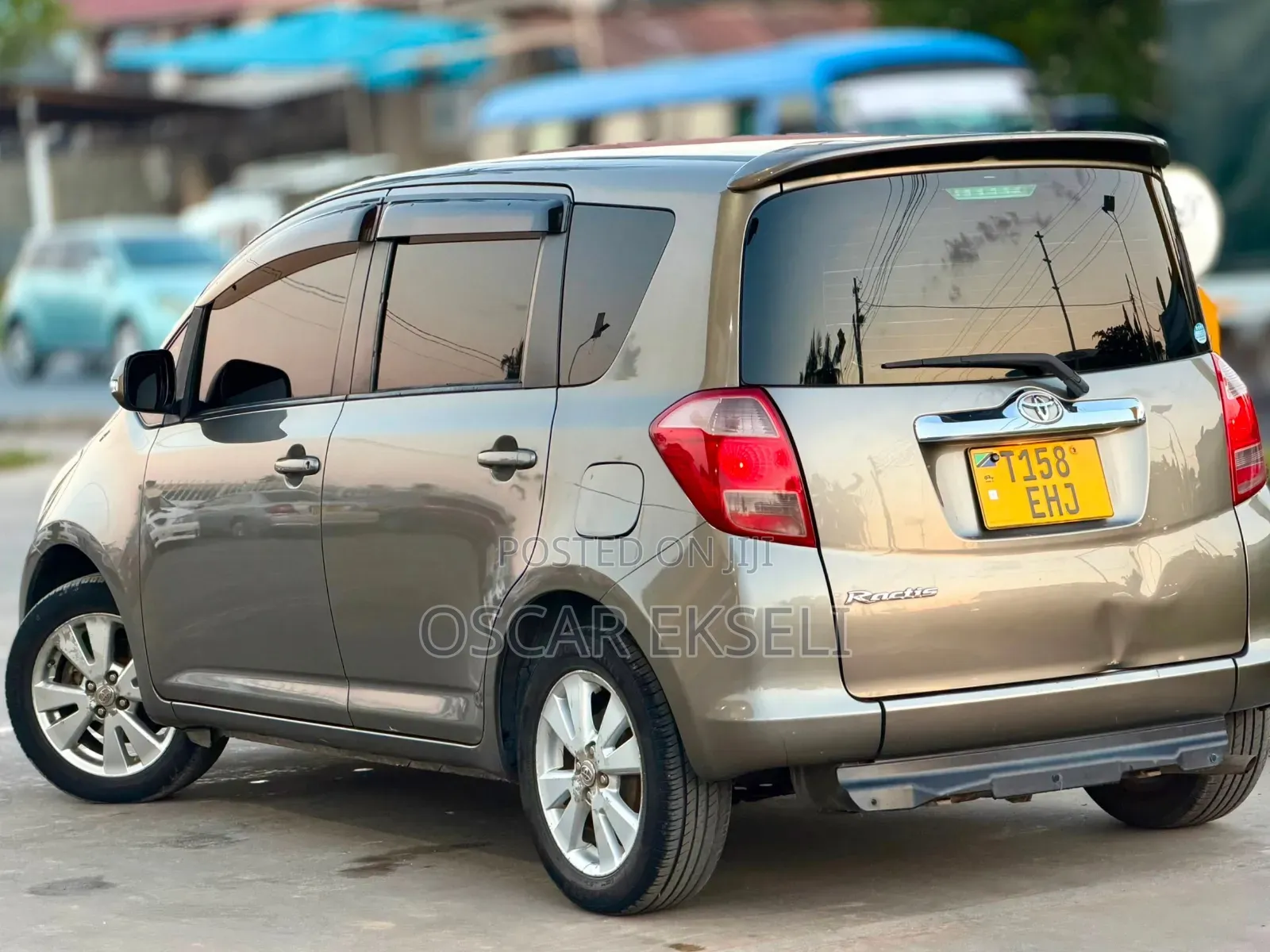 Toyota Ractis 2009 Gray