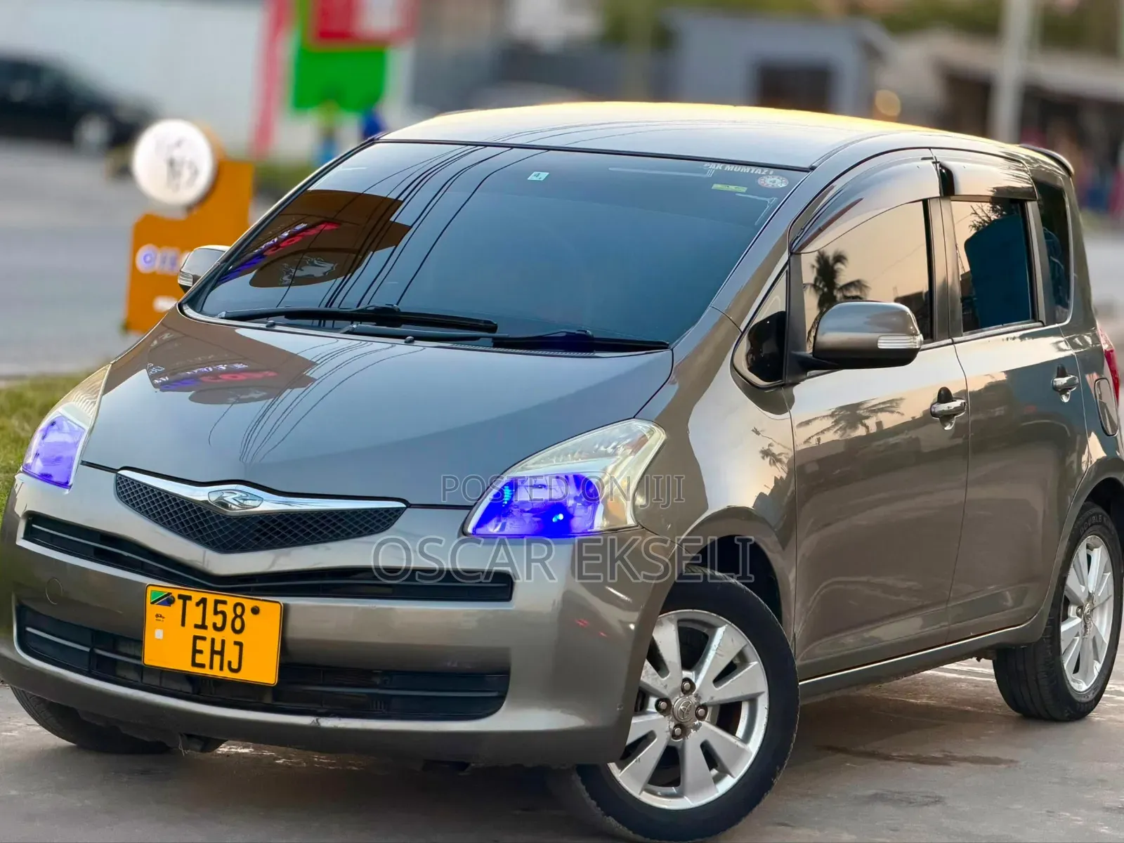 Toyota Ractis 2009 Gray