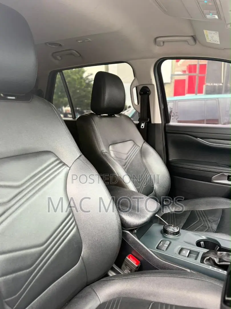 Ford Everest 2023 Gray