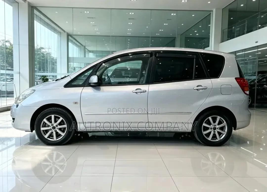 Toyota Corolla Spacio 2004 Silver