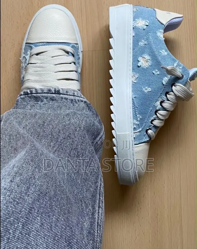 Numeris “Sea Blue” Sneaker