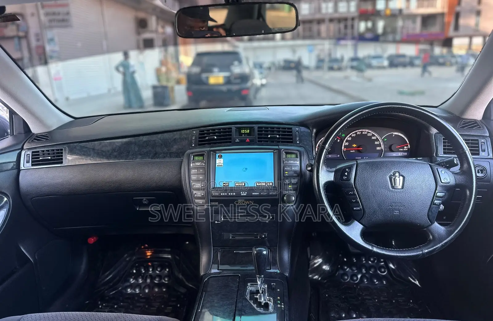 Toyota Crown 2006 Gray