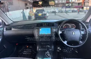 Toyota Crown 2006 Gray