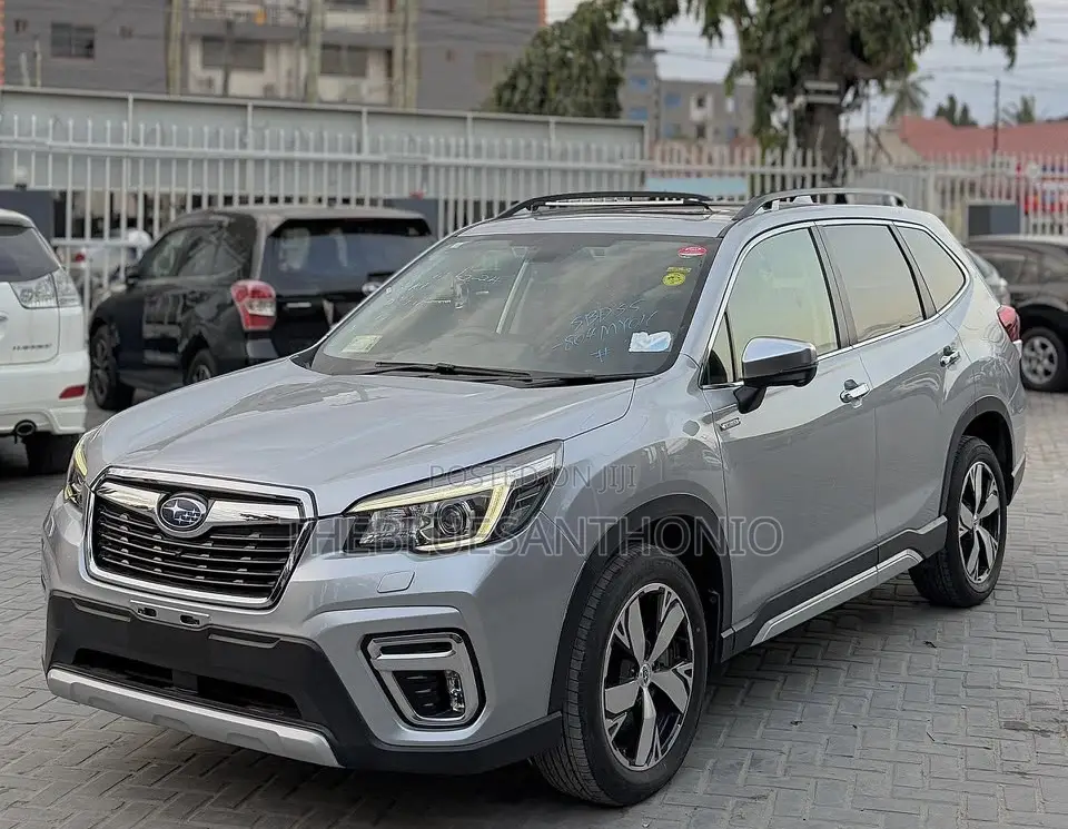 Subaru Forester 2019 Silver