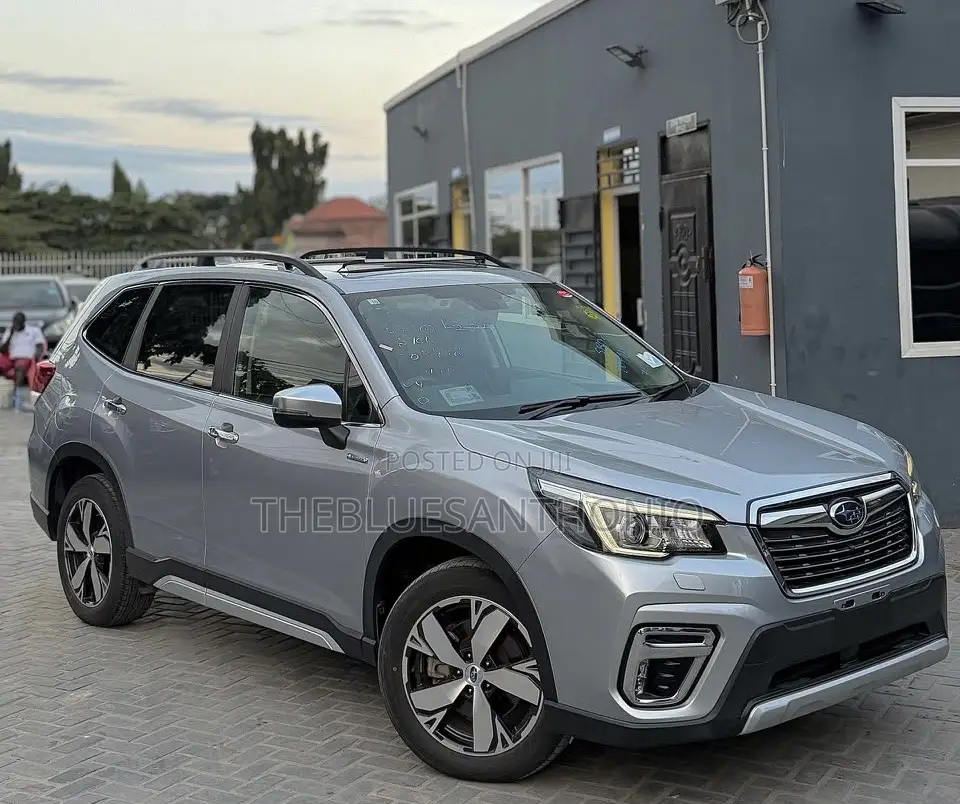 Subaru Forester 2019 Silver