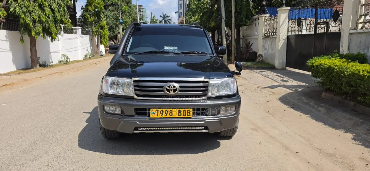Toyota Land Cruiser 100 4.2 2006 Black