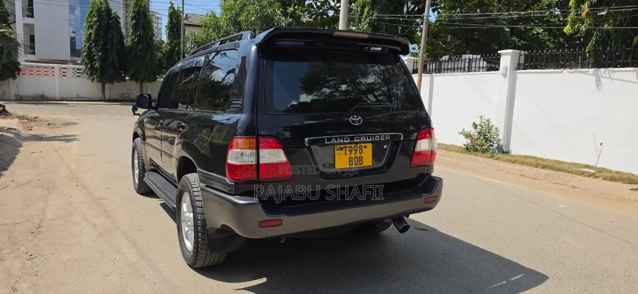 Toyota Land Cruiser 100 4.2 2006 Black
