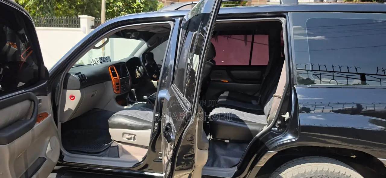 Toyota Land Cruiser 100 4.2 2006 Black