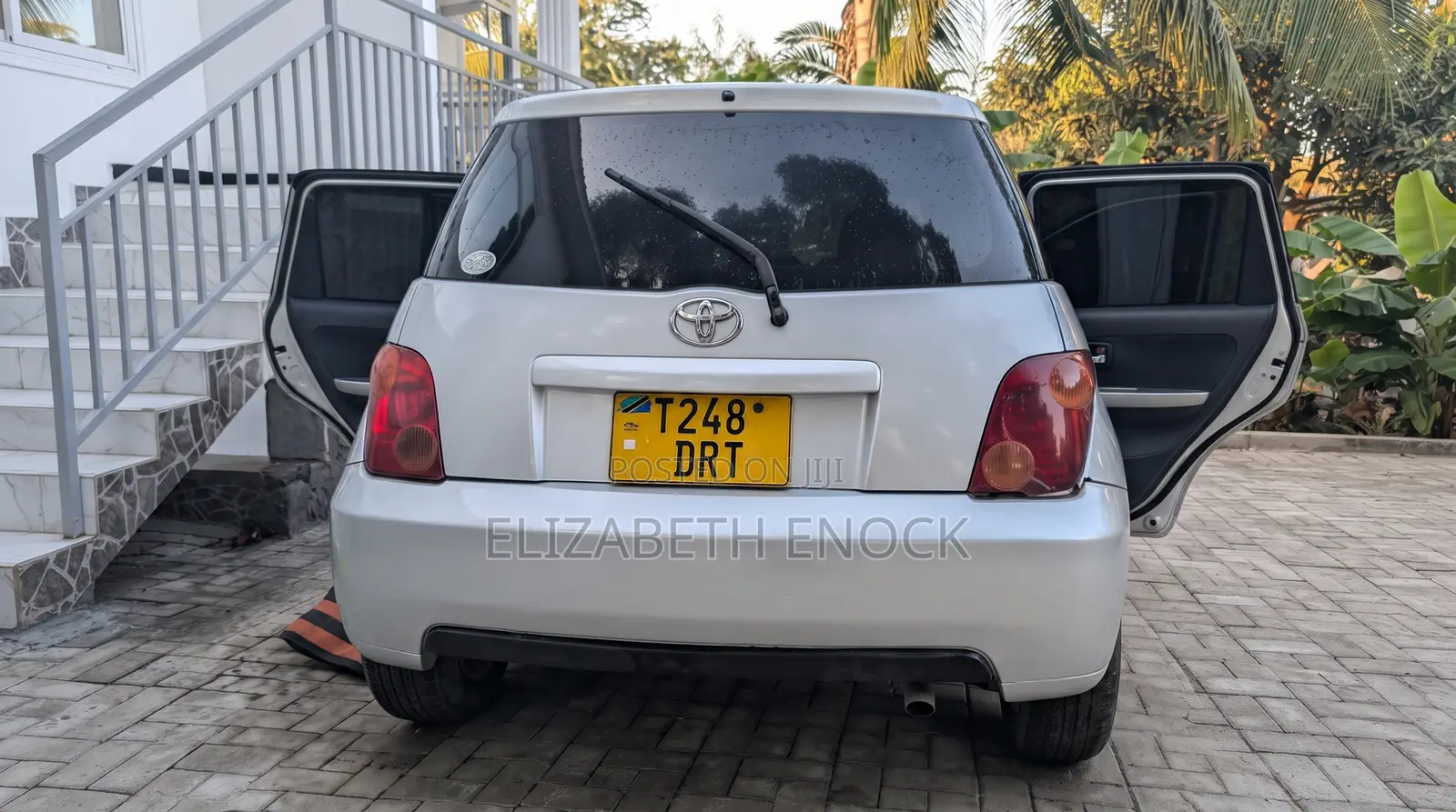 Toyota IST 2004 Silver