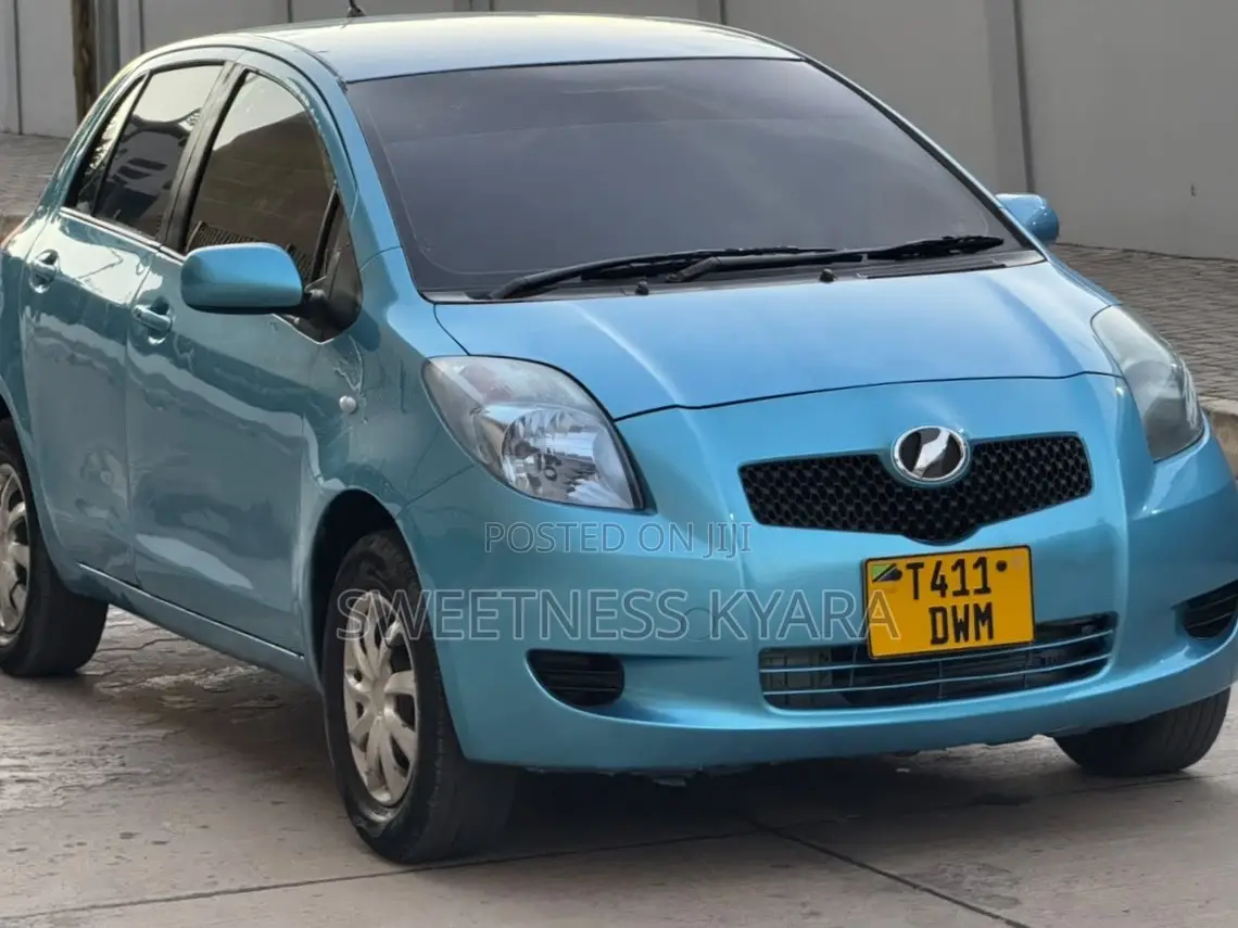 Toyota Vitz 2006 Blue