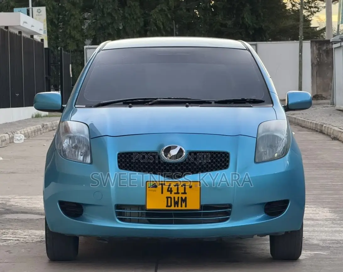 Toyota Vitz 2006 Blue