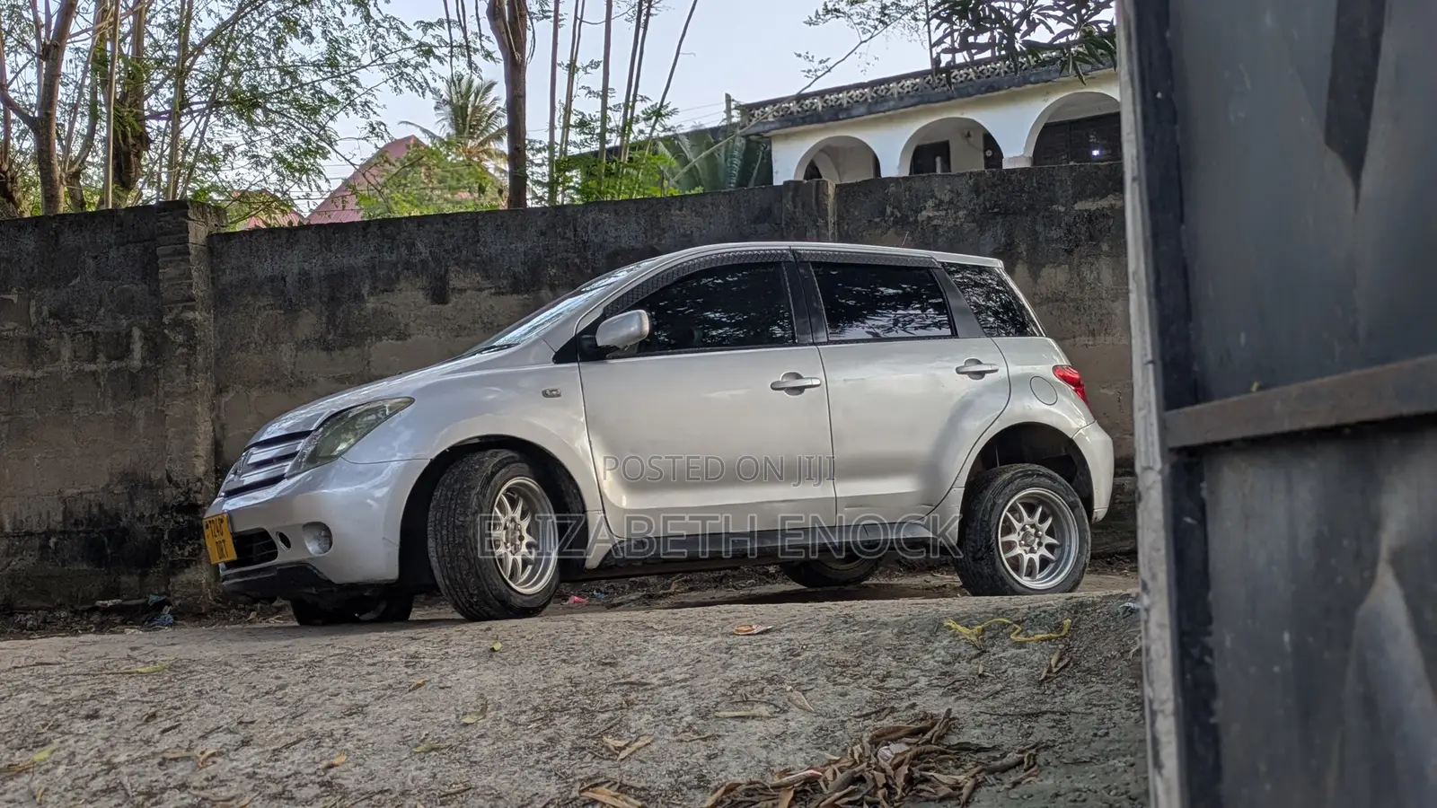 Toyota IST 2004 Silver