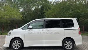 Toyota Noah 2009 White