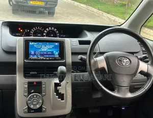 Toyota Noah 2009 White