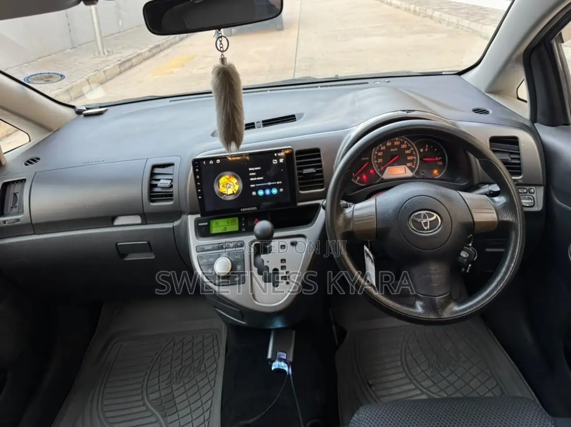 Toyota Wish 2005 Blue