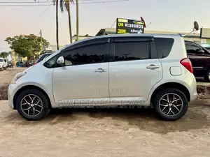 Toyota Ractis 2006 Silver