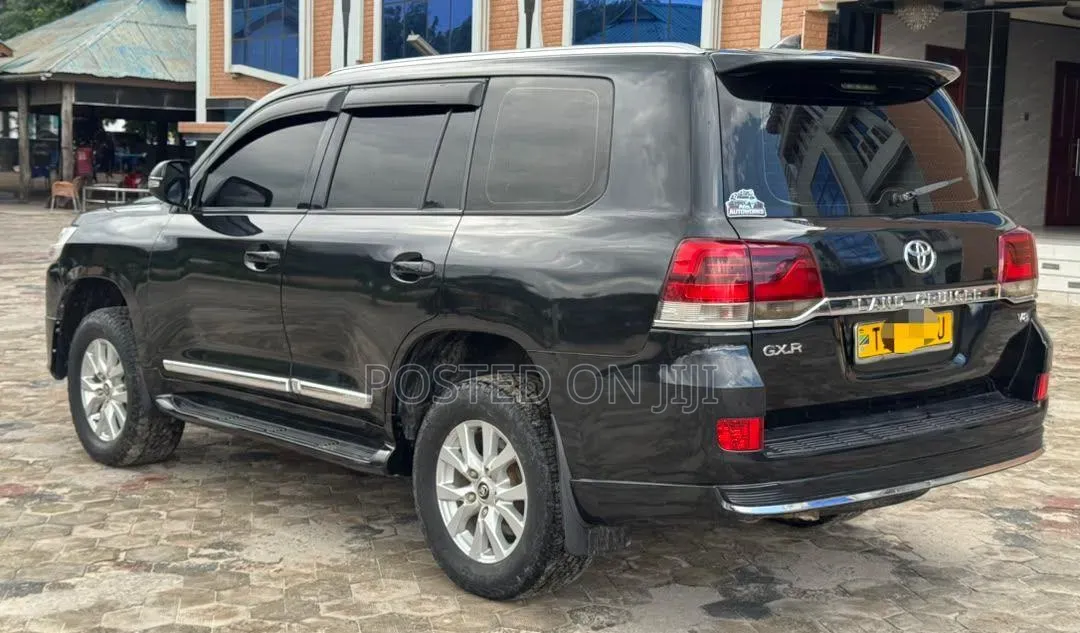 Toyota Land Cruiser 2011 Black
