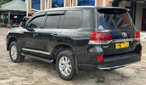 Toyota Land Cruiser 2011 Black