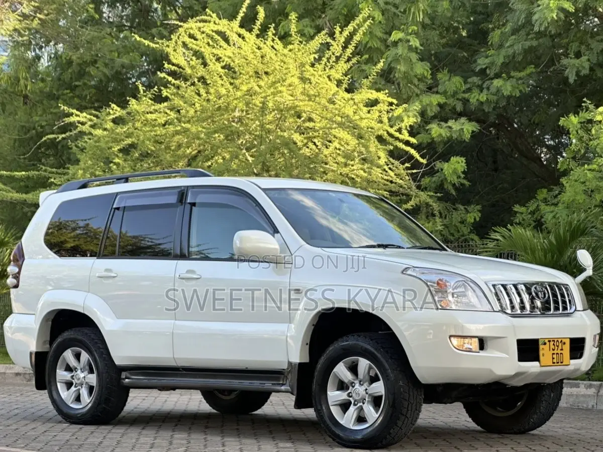 Toyota Land Cruiser Prado 2006 White