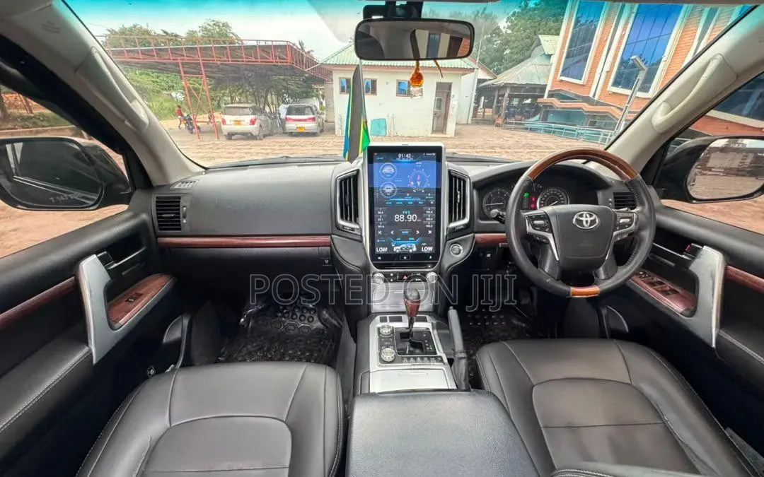 Toyota Land Cruiser 2011 Black