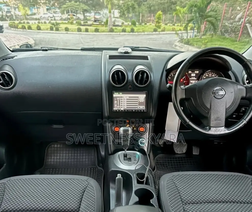 Nissan Dualis 2011 Black