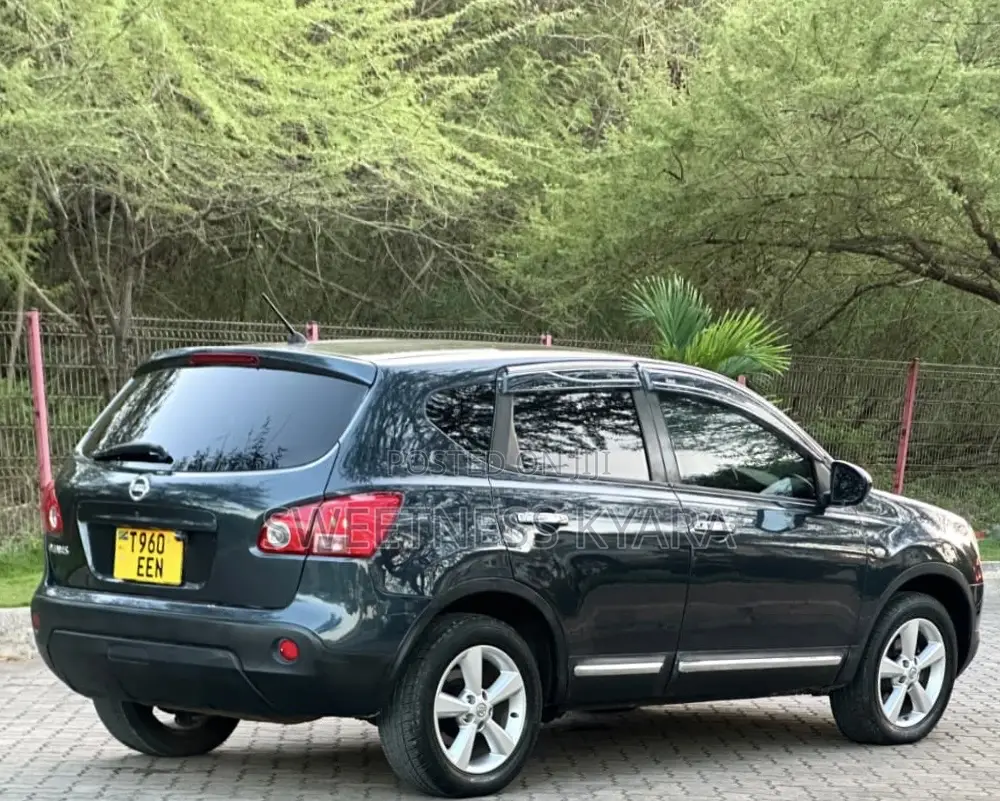 Nissan Dualis 2011 Black